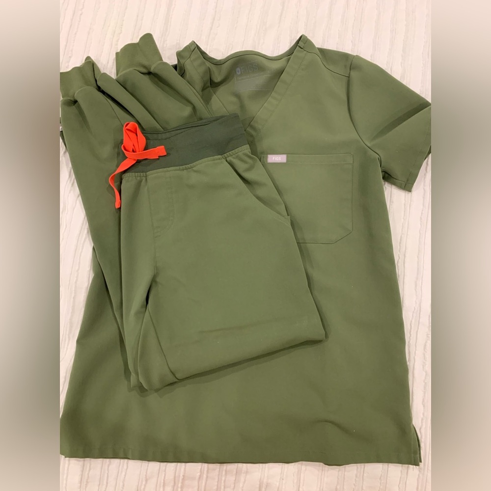 Figs scrubs